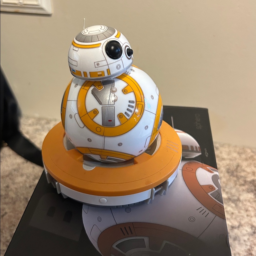 Sphero R001SUS Special Edition App-Enabled Star Wars Battle Worn with Force Band